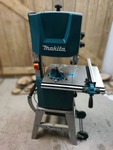 Пила ленточная Makita напольная LB1200F (900Вт, 615x1600x775мм, 81,2кг)